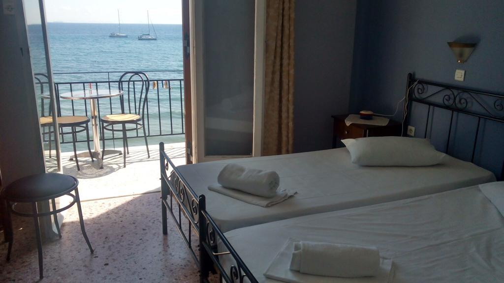 Oasis Hotel Theodoros & Litsa Galaris Agia Marina  Exterior foto