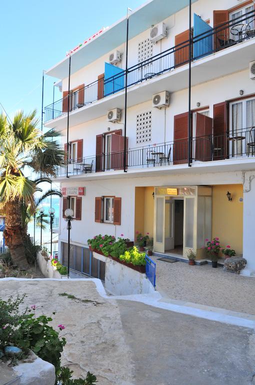 Oasis Hotel Theodoros & Litsa Galaris Agia Marina  Exterior foto