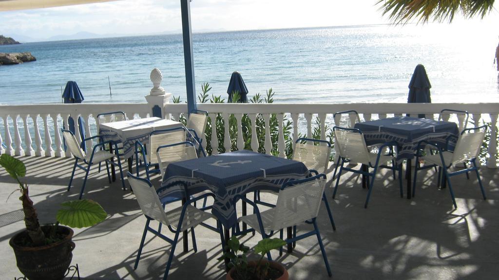 Oasis Hotel Theodoros & Litsa Galaris Agia Marina  Exterior foto