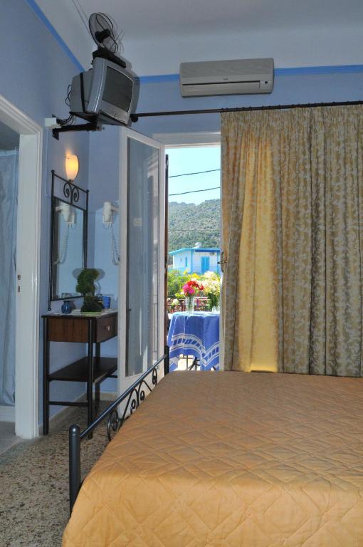 Oasis Hotel Theodoros & Litsa Galaris Agia Marina  Habitación foto